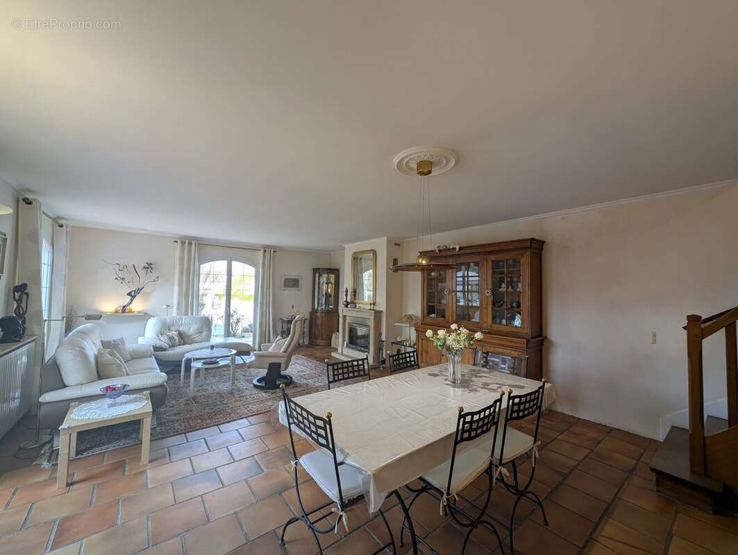 Maison à MAGNY-LES-HAMEAUX