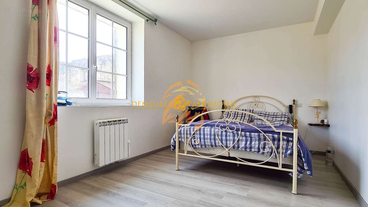 Maison à CHERVES-RICHEMONT