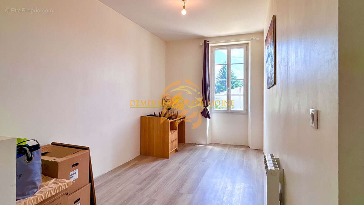 Maison à CHERVES-RICHEMONT