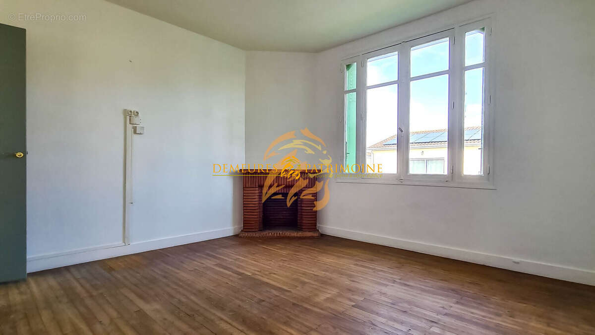 Maison à SAINT-YRIEIX-SUR-CHARENTE