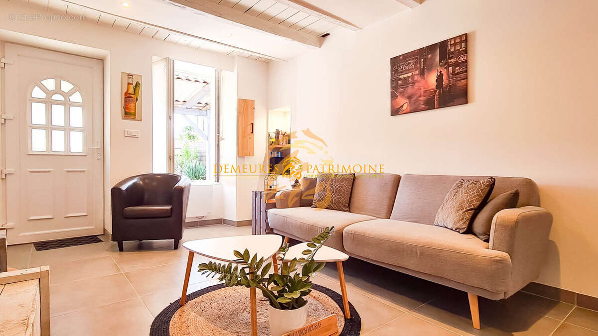 Maison à MAGNAC-SUR-TOUVRE