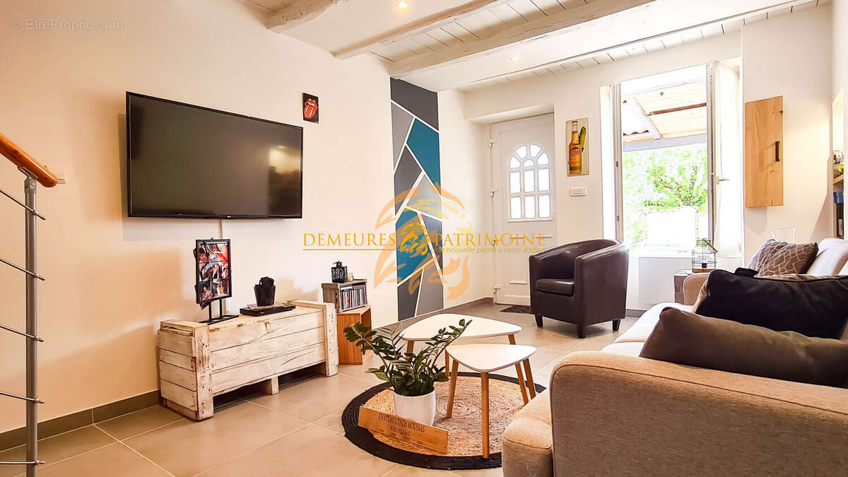 Maison à MAGNAC-SUR-TOUVRE