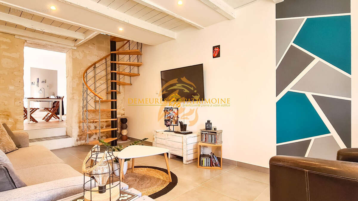 Maison à MAGNAC-SUR-TOUVRE