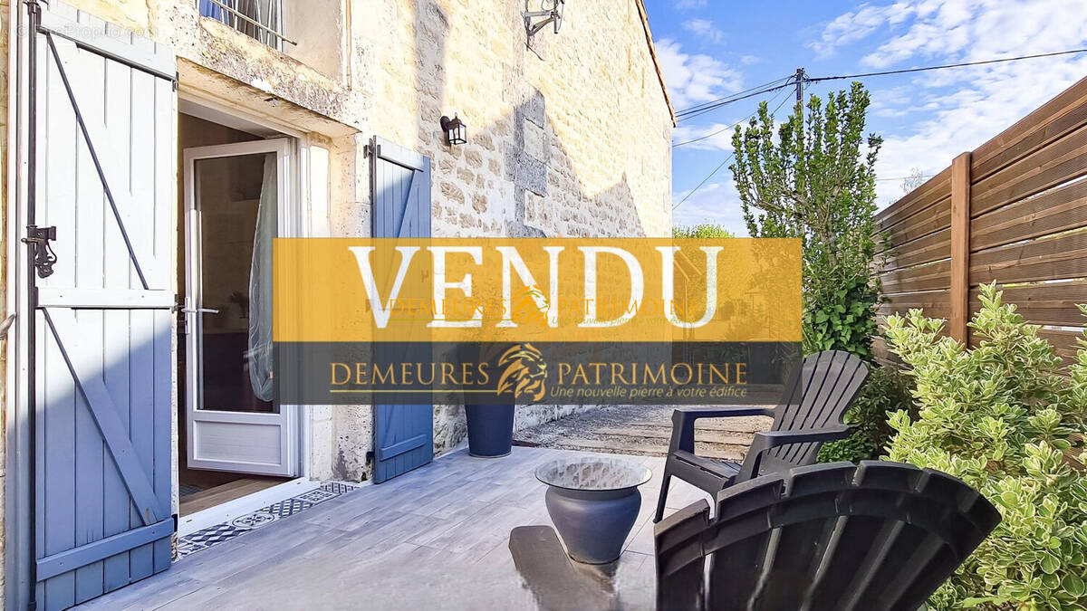 Maison à MAGNAC-SUR-TOUVRE