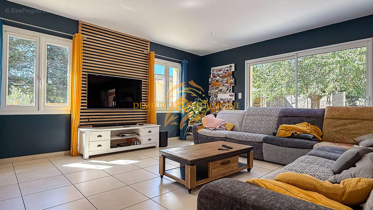 Maison à MAGNAC-SUR-TOUVRE