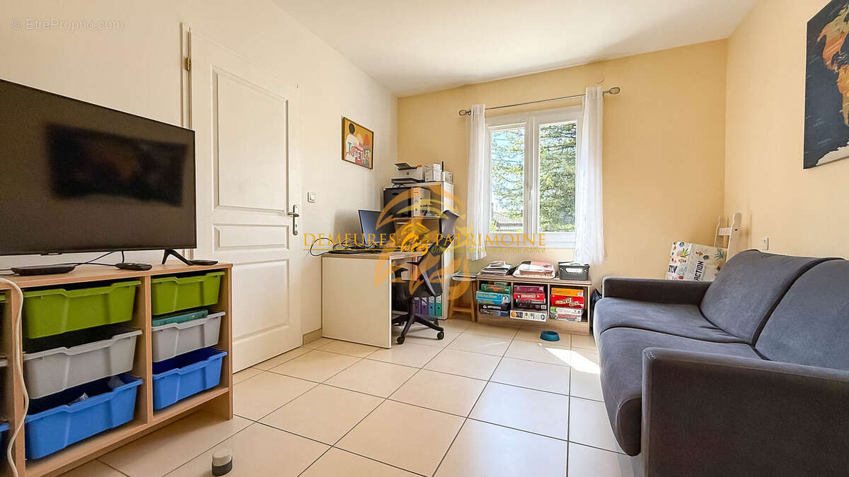 Maison à MAGNAC-SUR-TOUVRE