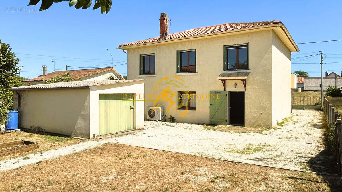 Maison à GOND-PONTOUVRE