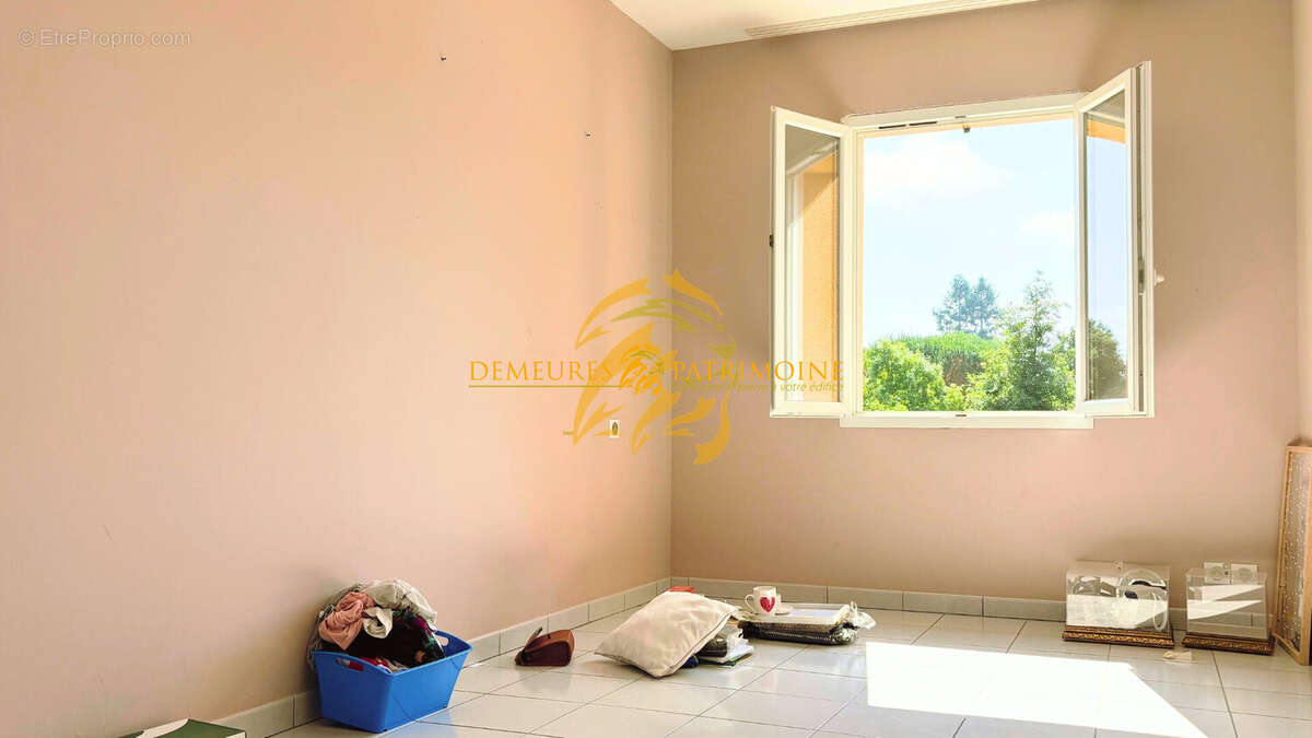 Maison à CHASSENEUIL-SUR-BONNIEURE