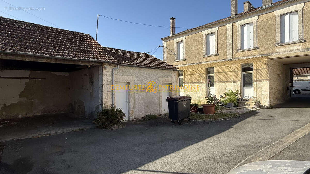 Appartement à SAINT-YRIEIX-SUR-CHARENTE