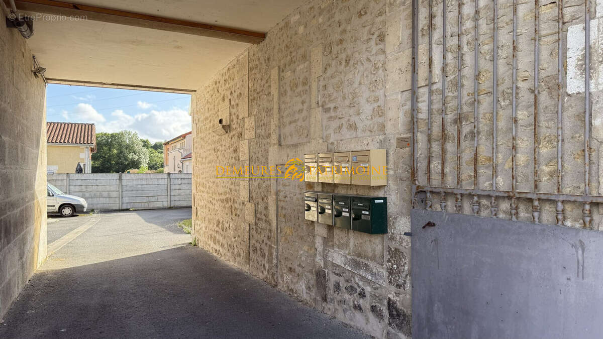 Appartement à SAINT-YRIEIX-SUR-CHARENTE