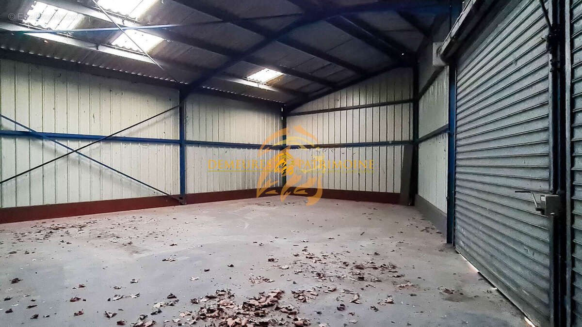 Commerce à ROULLET-SAINT-ESTEPHE