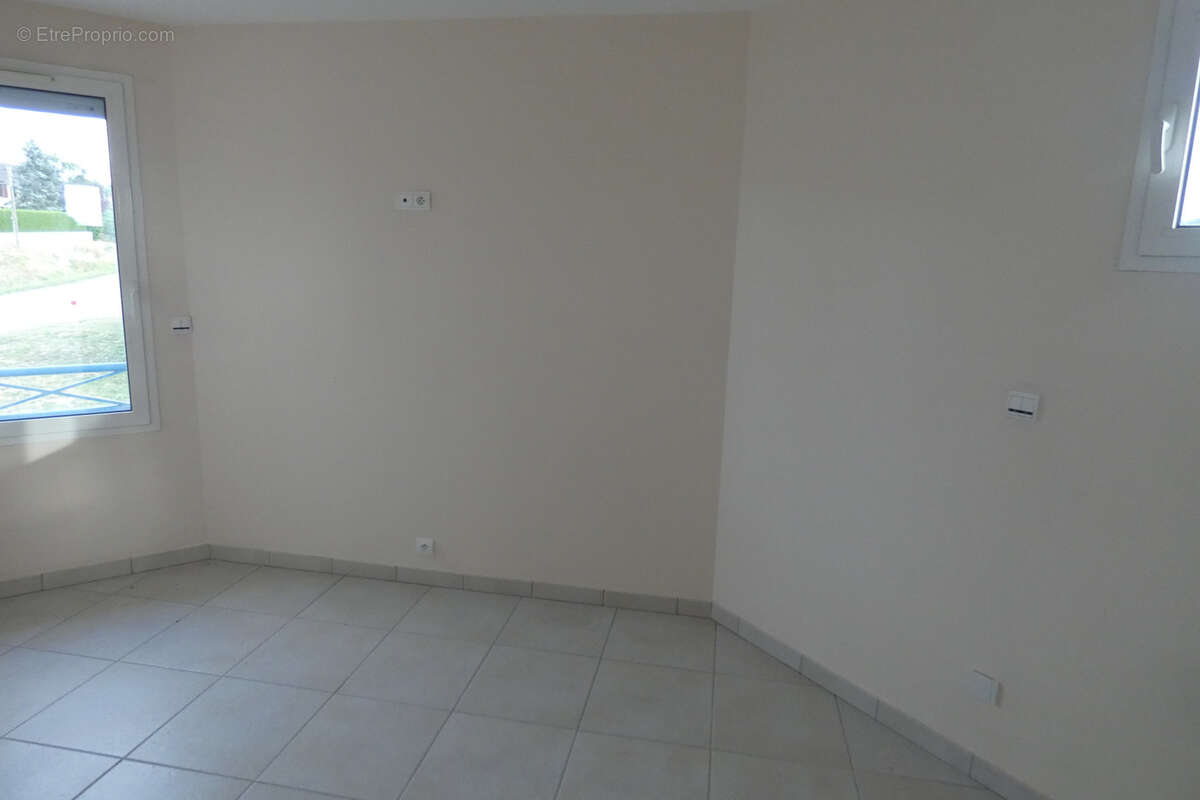 Autre à VERNEUIL-SUR-VIENNE