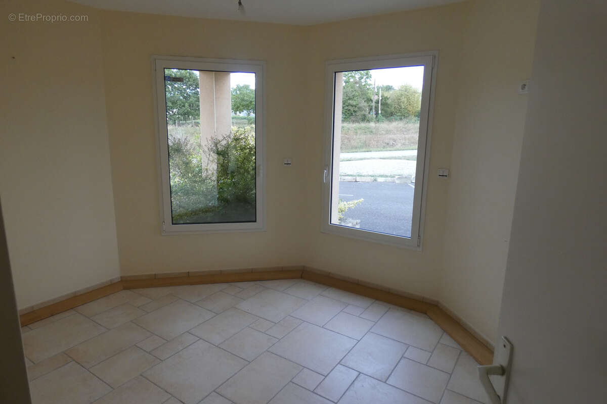 Autre à VERNEUIL-SUR-VIENNE