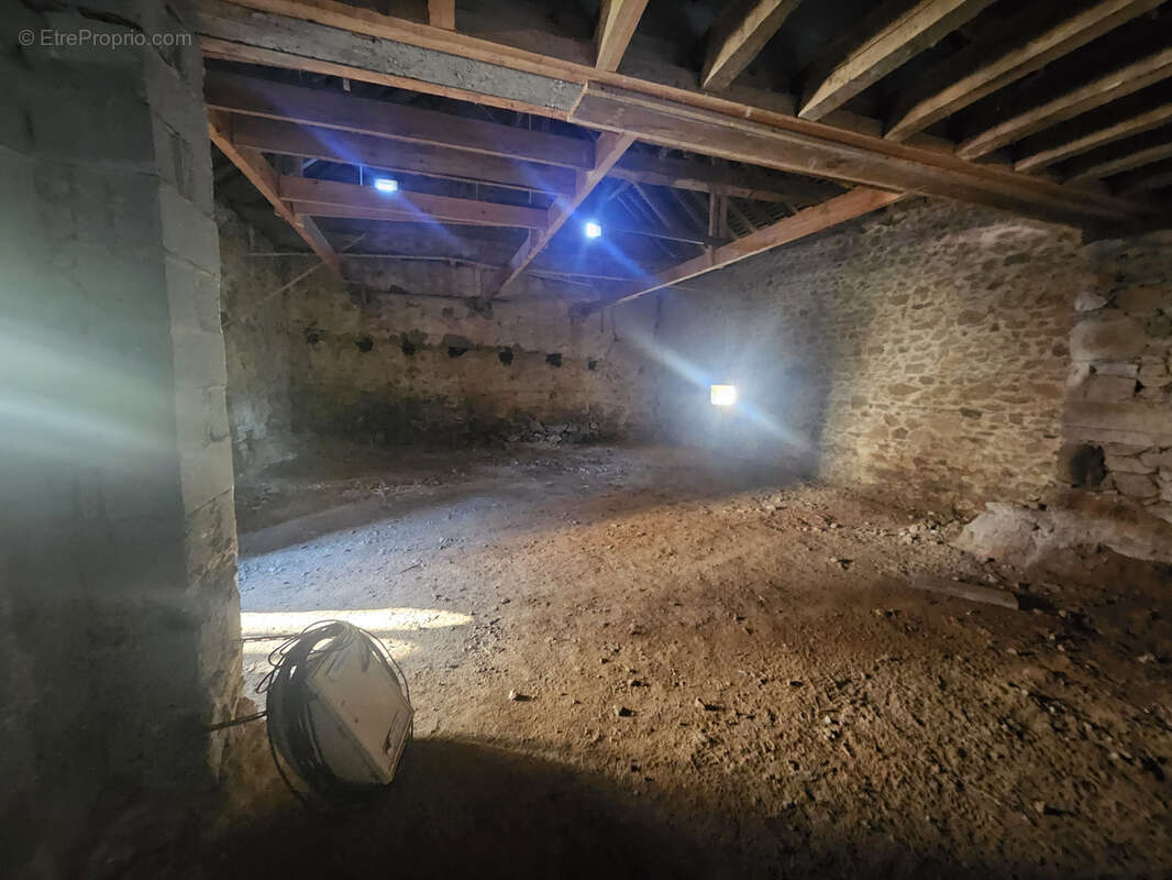 Maison à SAINT-HILAIRE-LES-PLACES