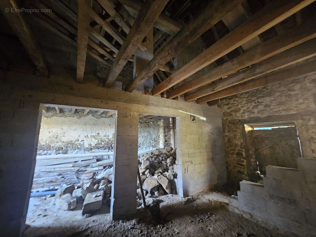 Maison à SAINT-HILAIRE-LES-PLACES