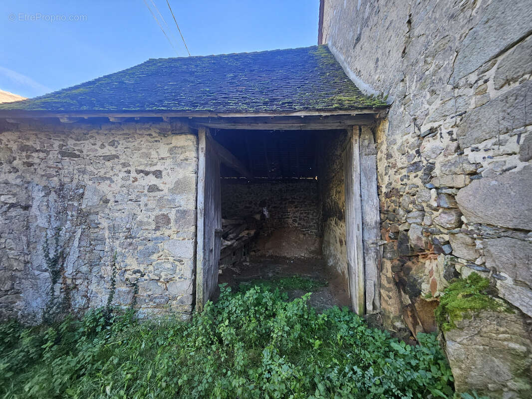 Maison à SAINT-HILAIRE-LES-PLACES