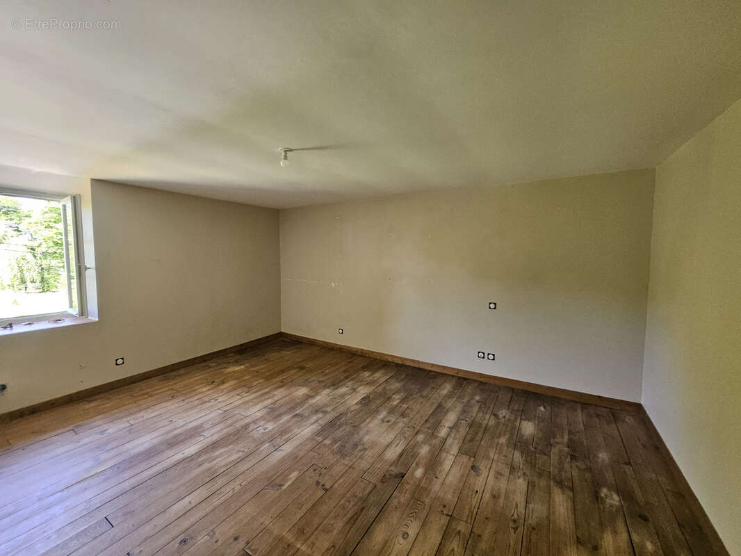 Maison à AIXE-SUR-VIENNE