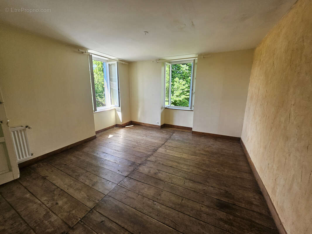 Maison à AIXE-SUR-VIENNE