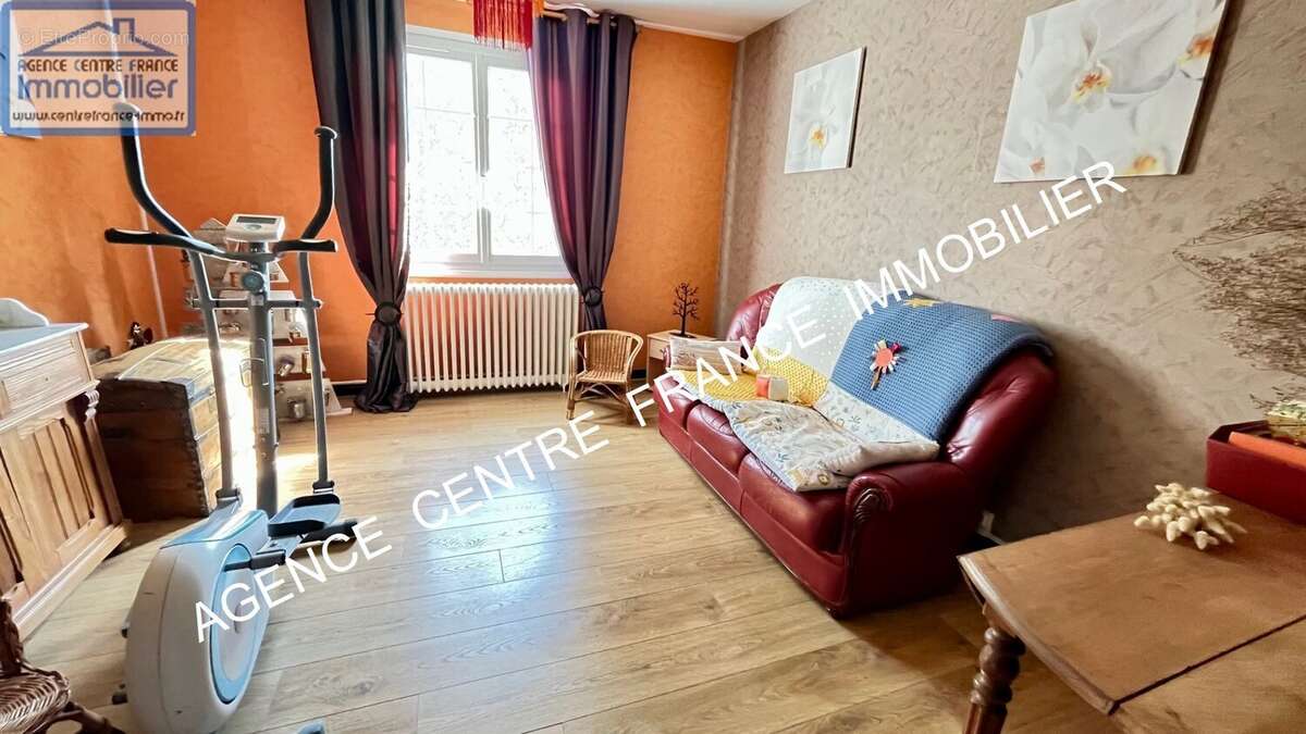 Maison à SAINT-DOULCHARD