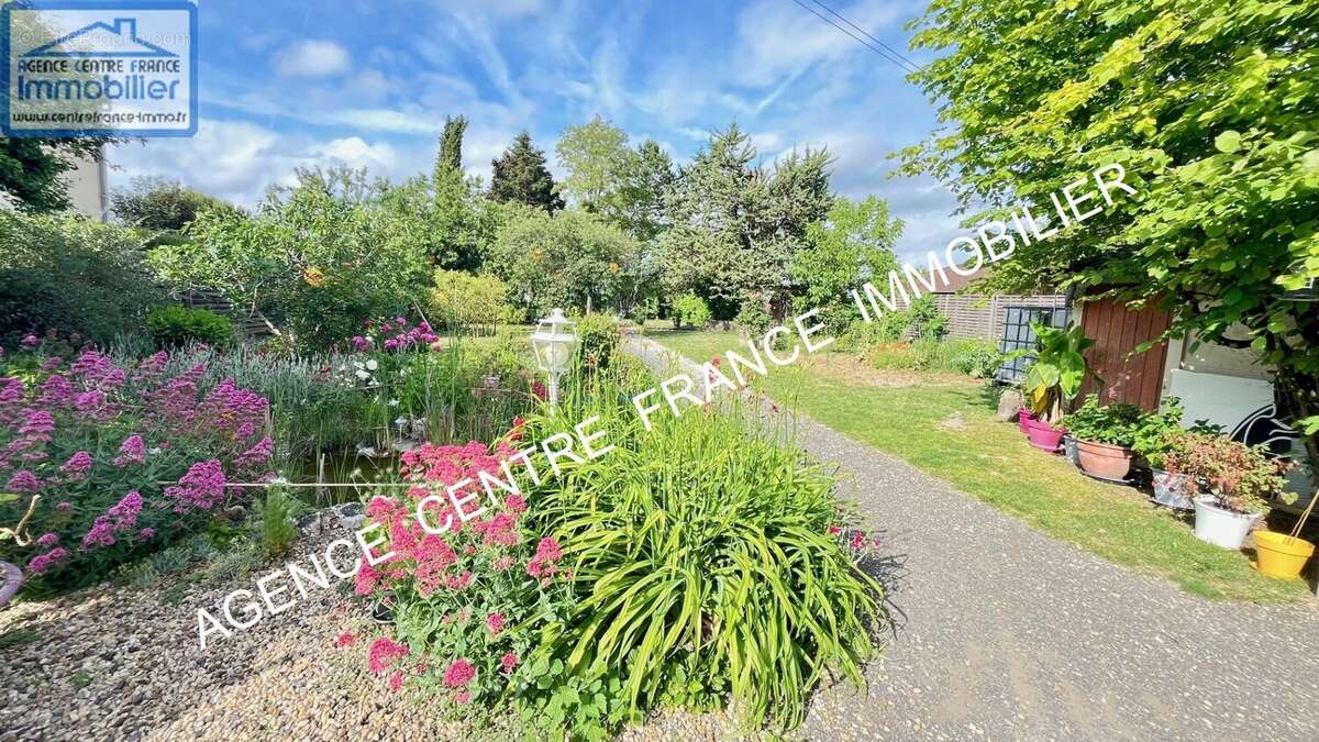 Maison à SAINT-DOULCHARD