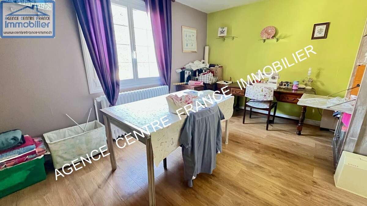 Maison à SAINT-DOULCHARD