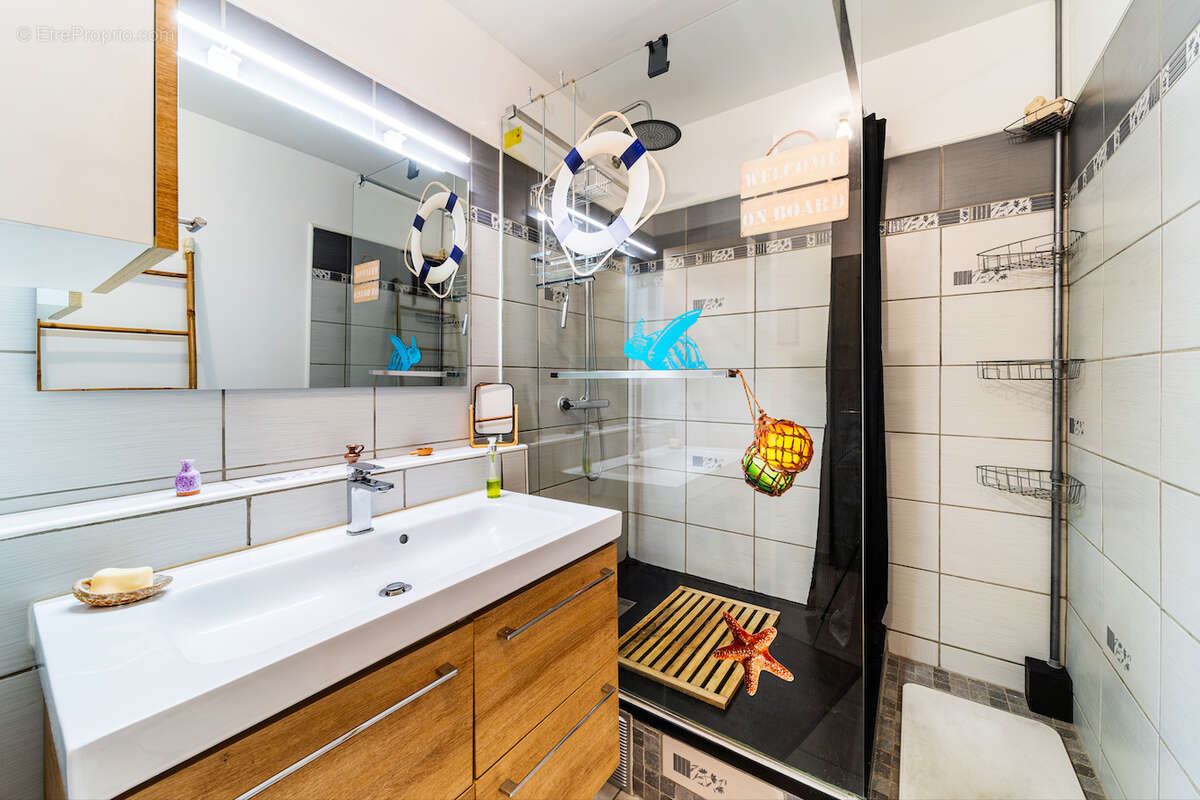 Appartement à LES AVIRONS