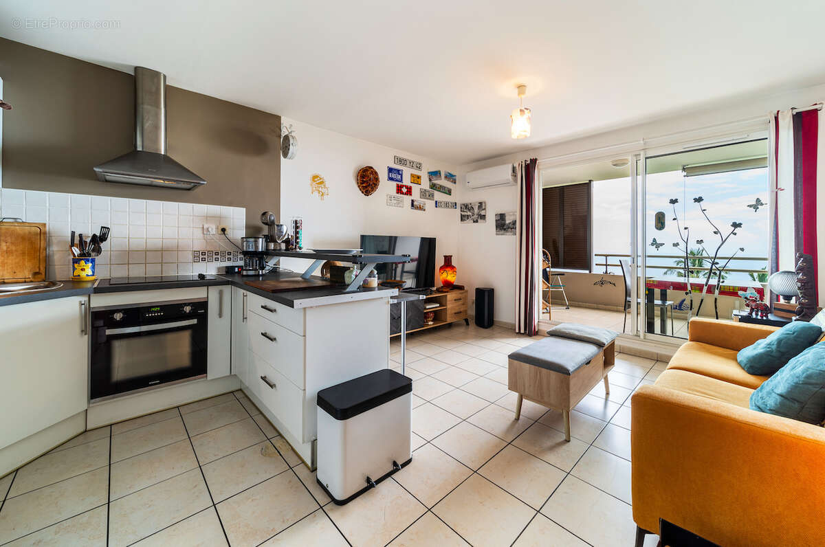 Appartement à LES AVIRONS