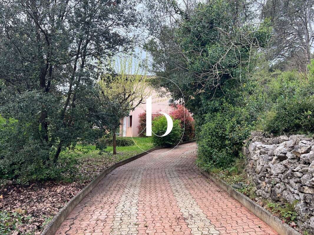 Maison à GOUDARGUES