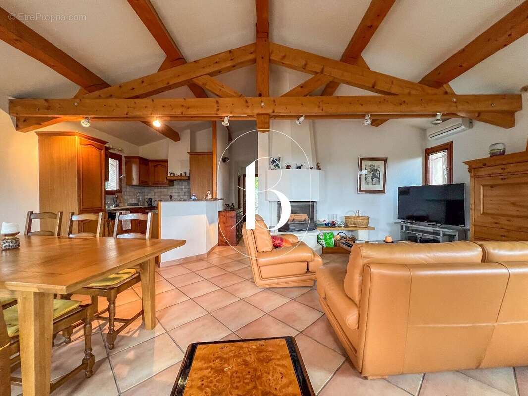 Maison à GOUDARGUES