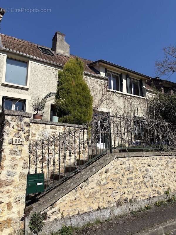 Maison à CHATEAUFORT