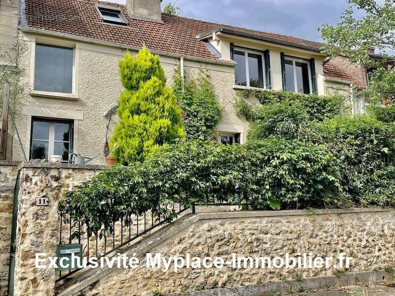 Maison à CHATEAUFORT