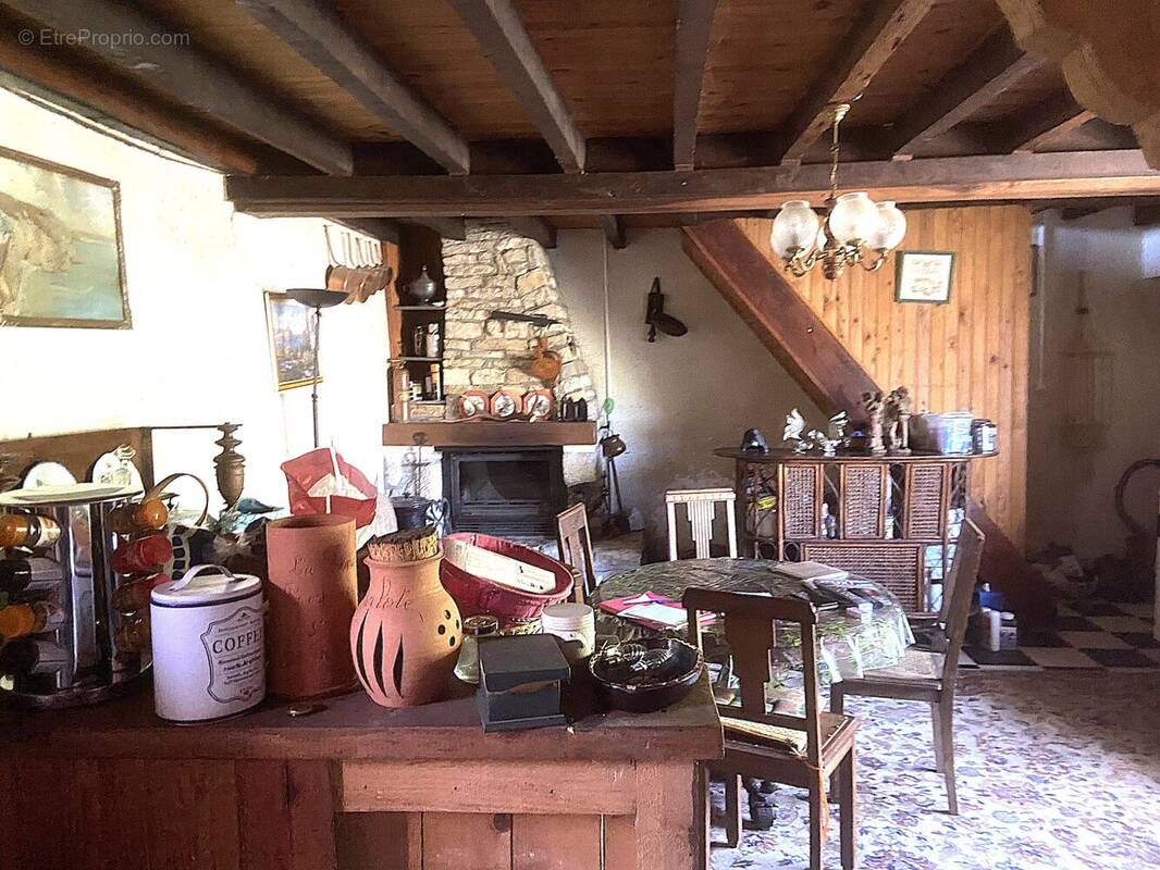 Maison à JOUX-LA-VILLE