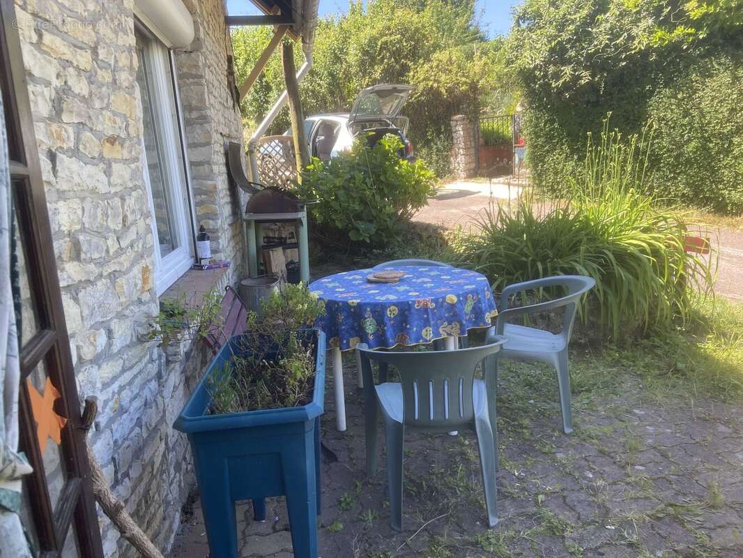 Maison à JOUX-LA-VILLE