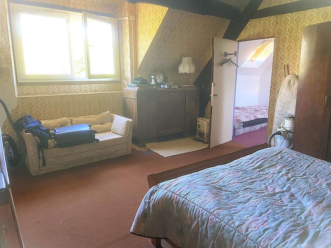 Maison à JOUX-LA-VILLE