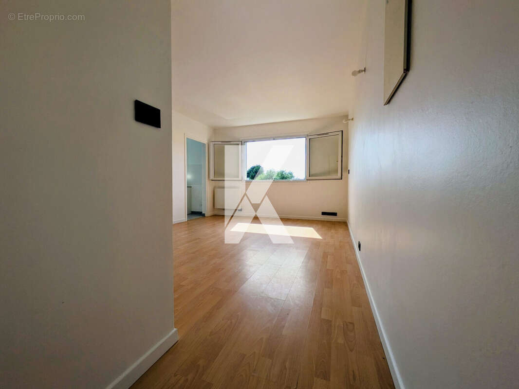 salon - Appartement à CORMEILLES-EN-PARISIS