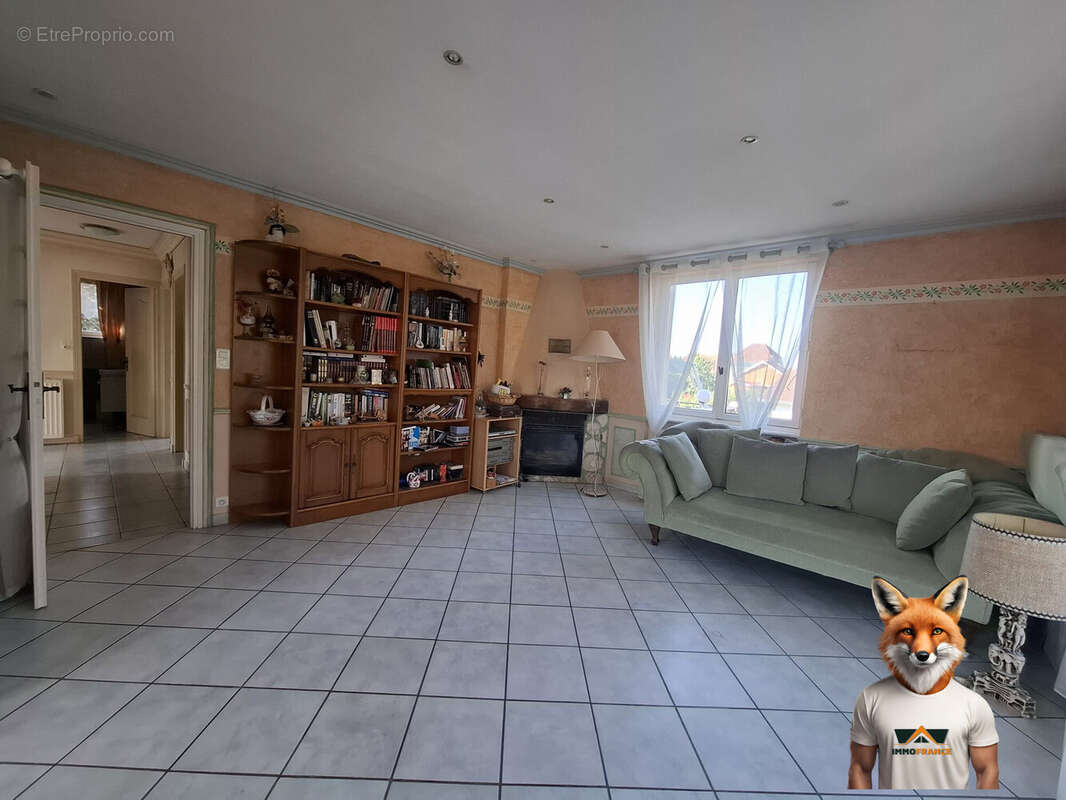 Maison à VERCEL-VILLEDIEU-LE-CAMP