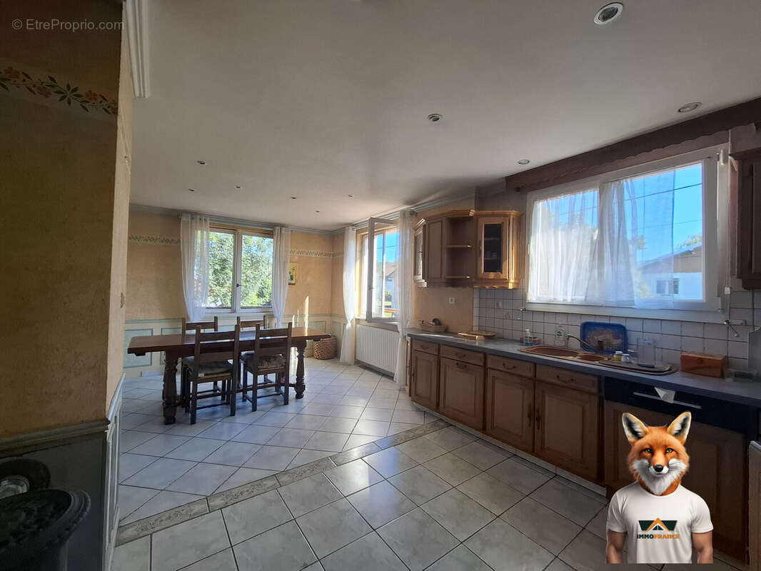 Maison à VERCEL-VILLEDIEU-LE-CAMP