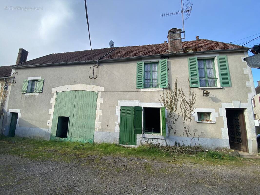 Maison à COULANGES-SUR-YONNE