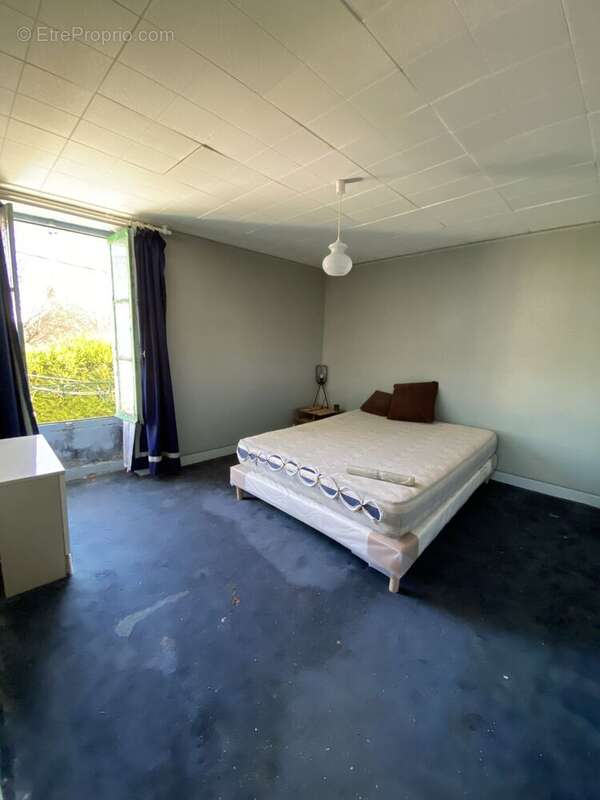 Maison à COULANGES-SUR-YONNE