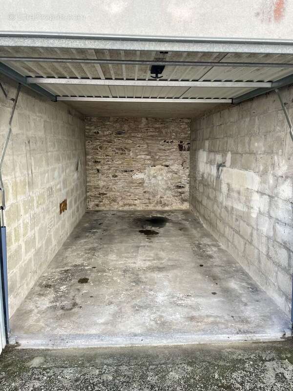 Garage - Appartement à LANDERNEAU