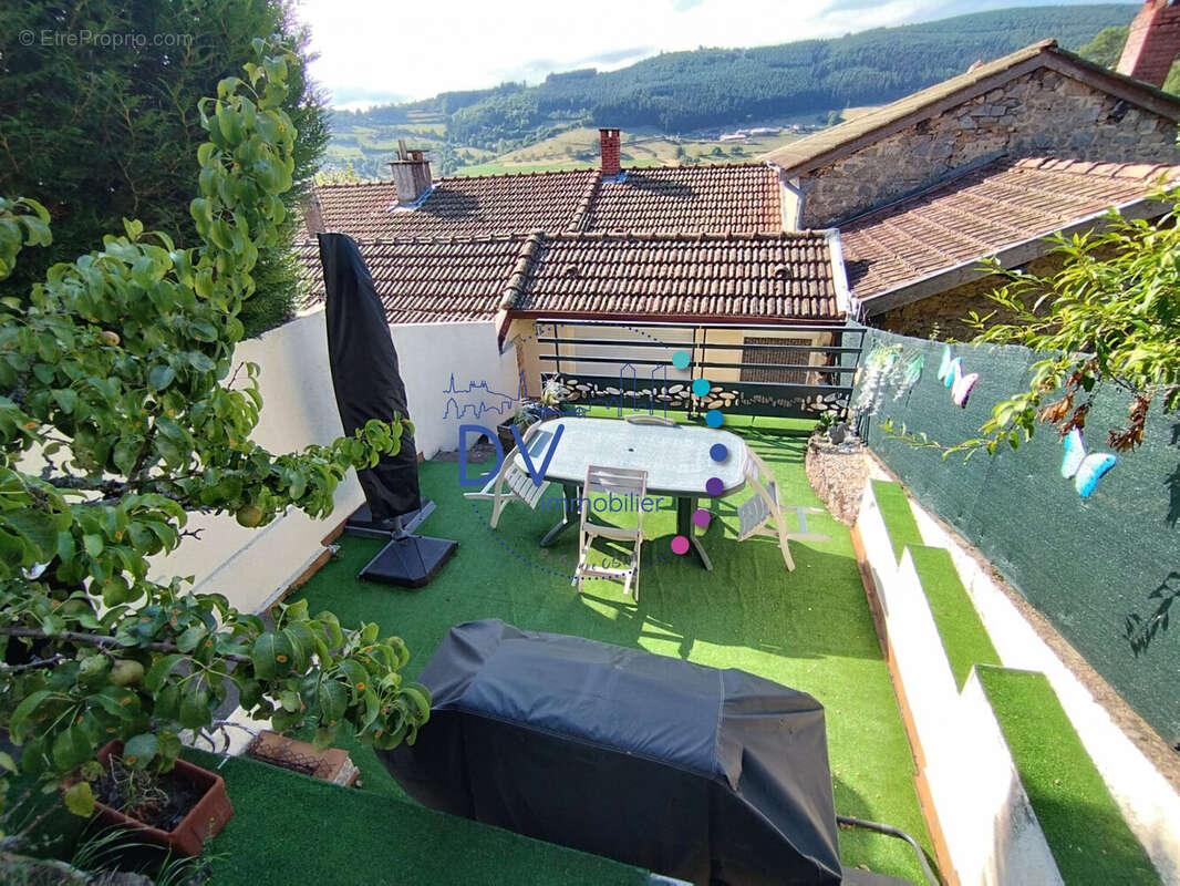 Maison à SAINT-JUST-D&#039;AVRAY