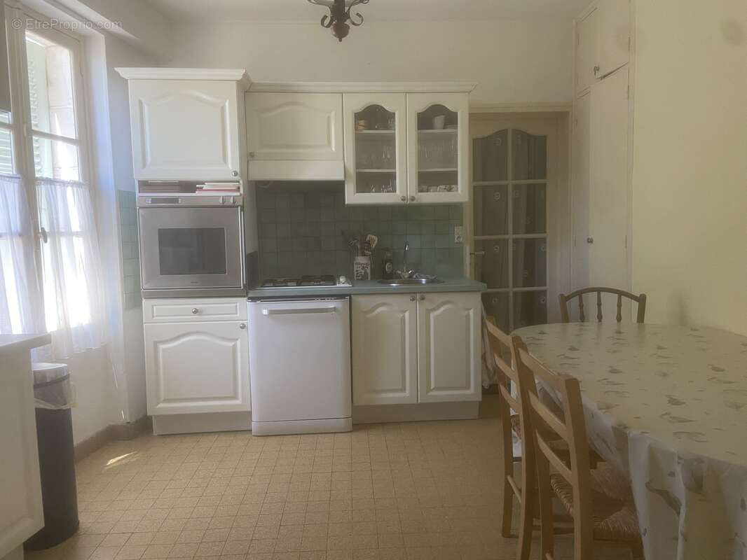 Maison à MAILLY-LE-CHATEAU