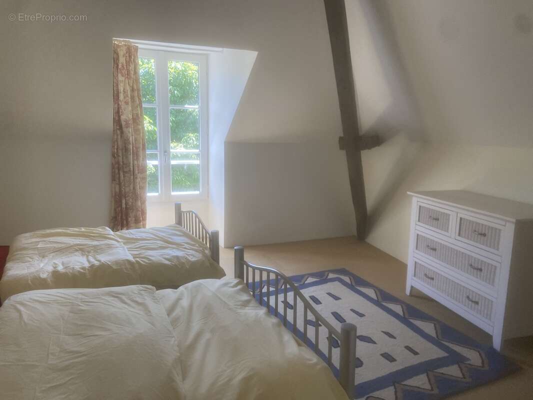 Maison à MAILLY-LE-CHATEAU