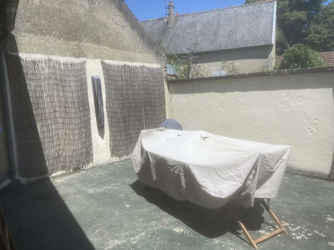 Maison à MAILLY-LE-CHATEAU