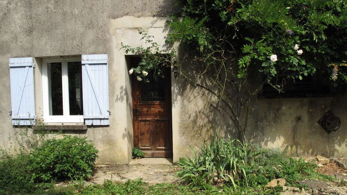Maison à VOUTENAY-SUR-CURE