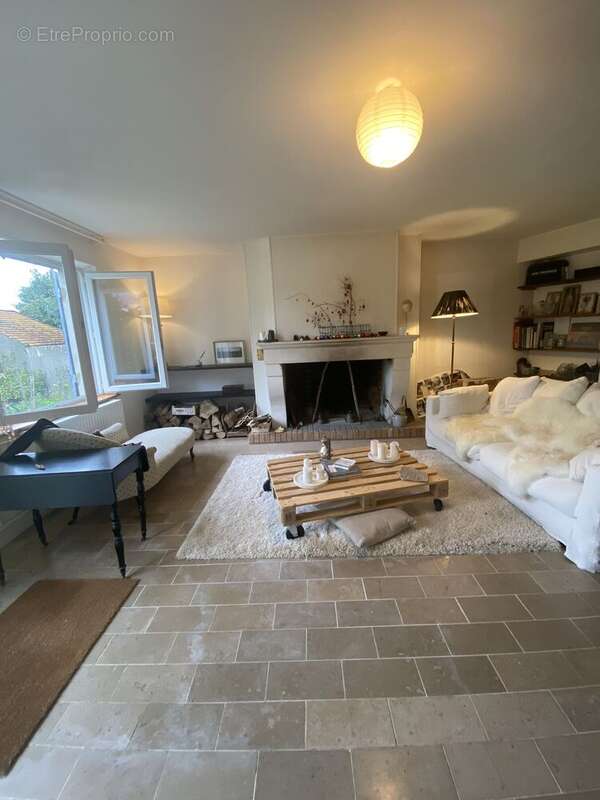 Maison à VOUTENAY-SUR-CURE