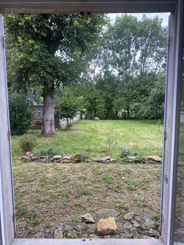 Maison à VOUTENAY-SUR-CURE