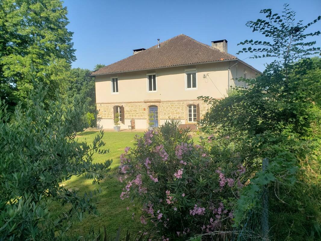 Maison à MONFERRAN-SAVES