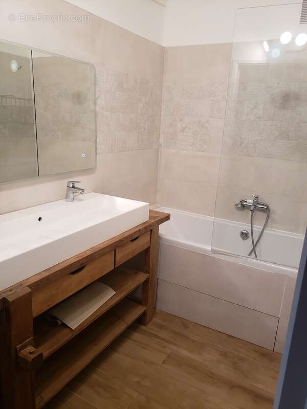 Maison à MONFERRAN-SAVES