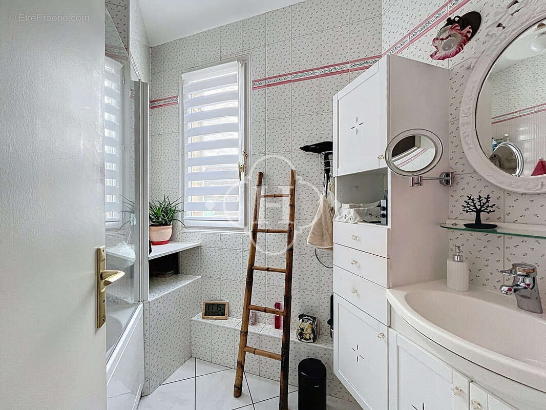 Appartement à THOIRY